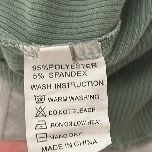 Cropped Buttoned Up Tee - Picture 2 of 3